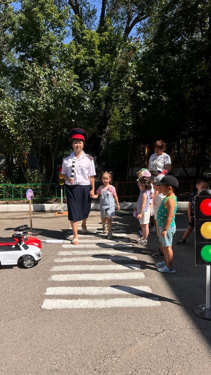 "Жолда жүру ережесін сақтайық" Ойын-сауық.